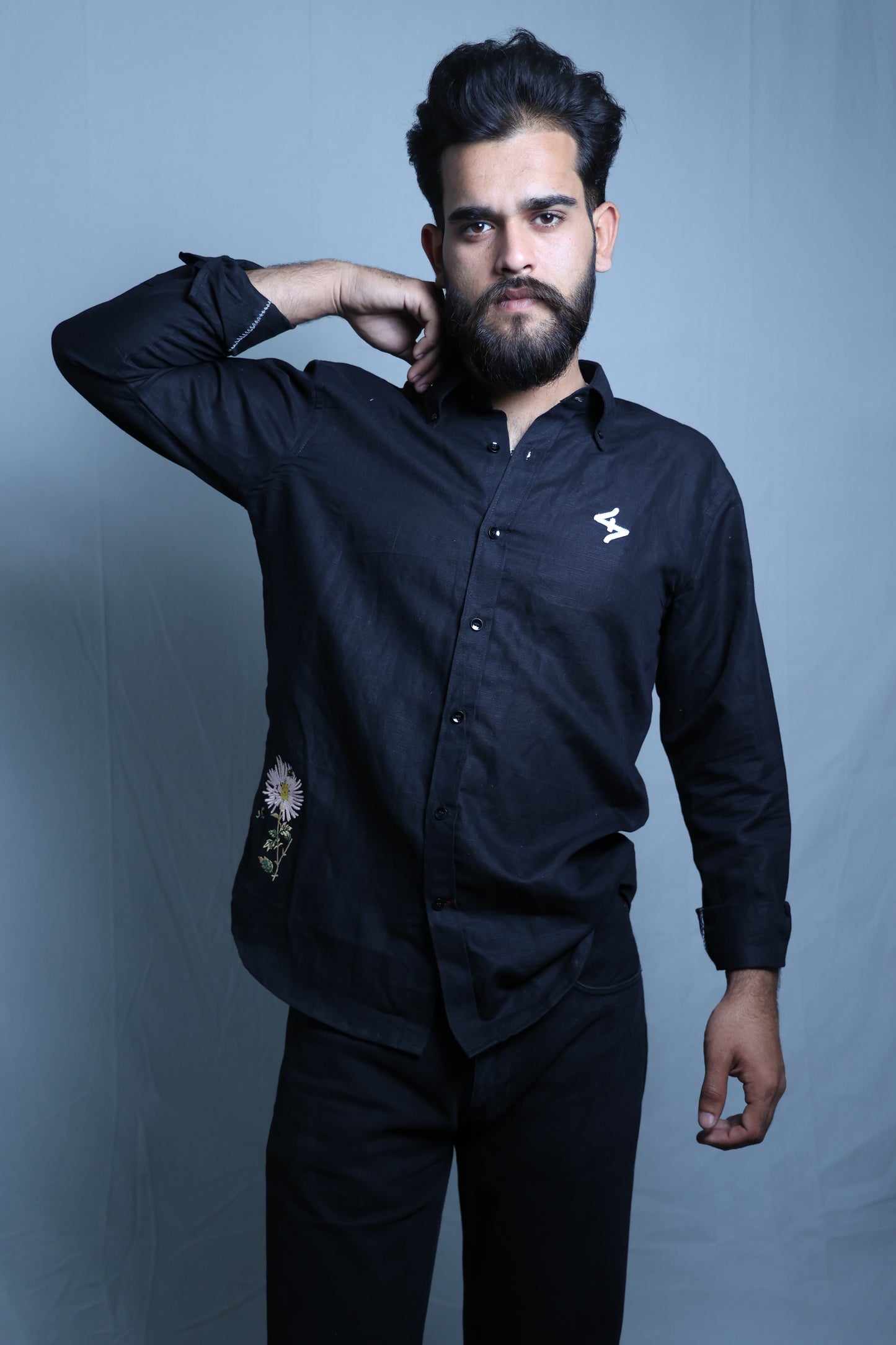 Black linen flower embroidery Shirt