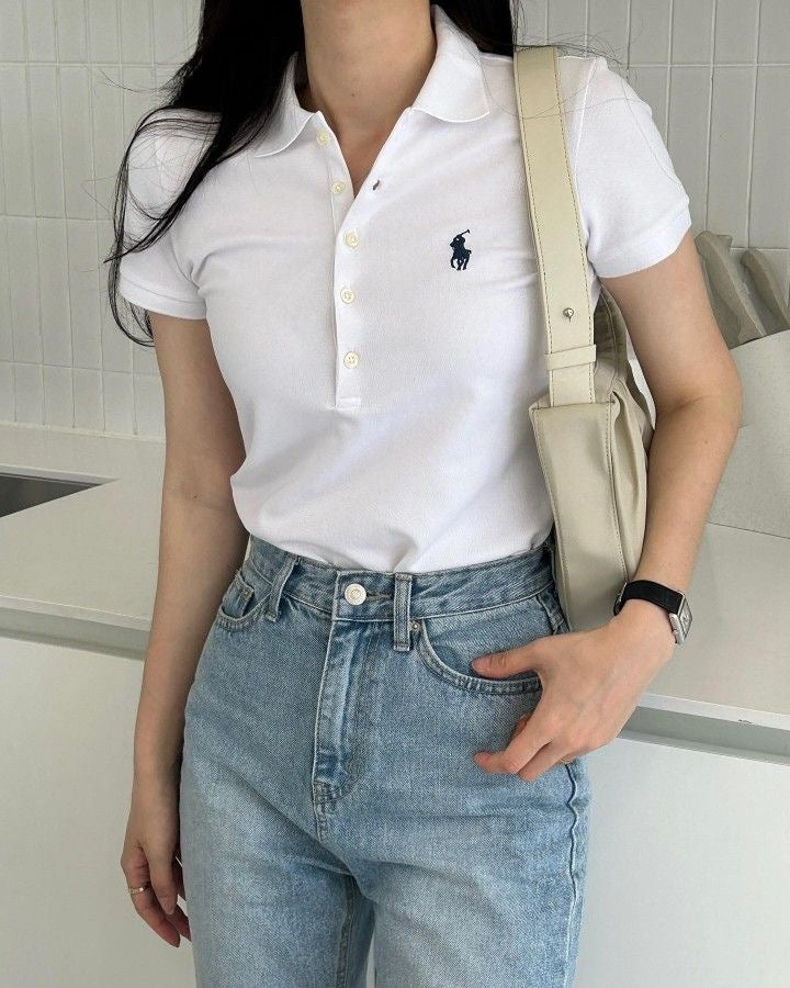 Ways to Wear Women’s Polo Shirts with Style 👕 🧢