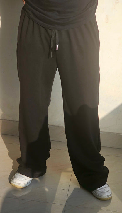 BLACK BAGGY FIT UNISEX TRACK PANT