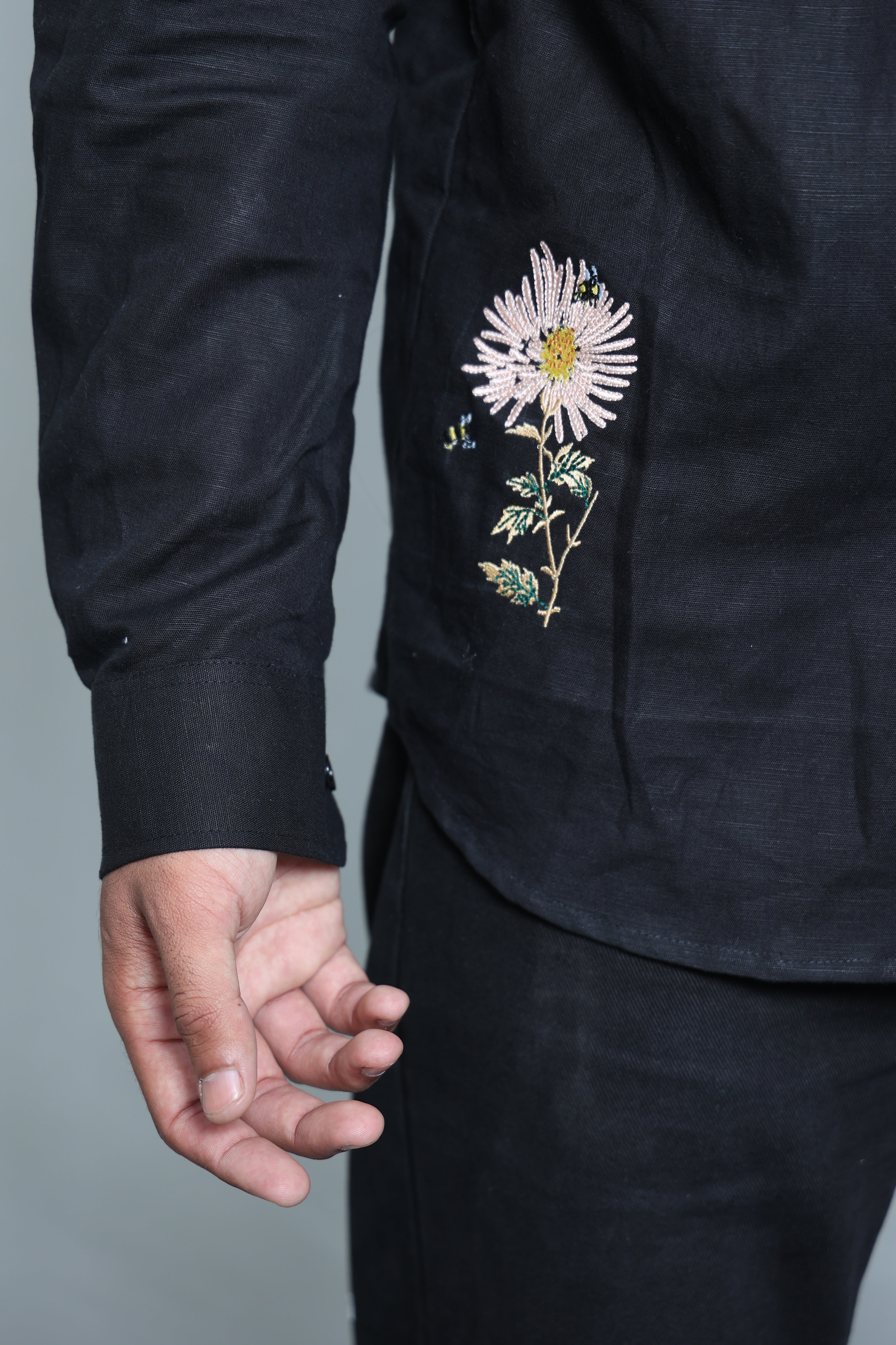 Black linen flower embroidery Shirt