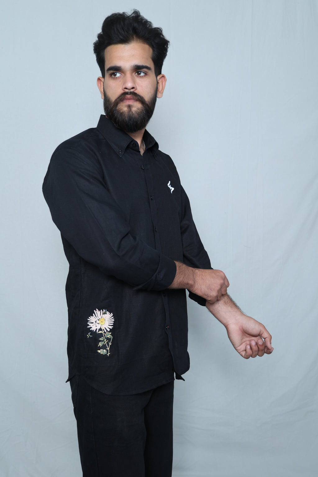 Black linen flower embroidery Shirt