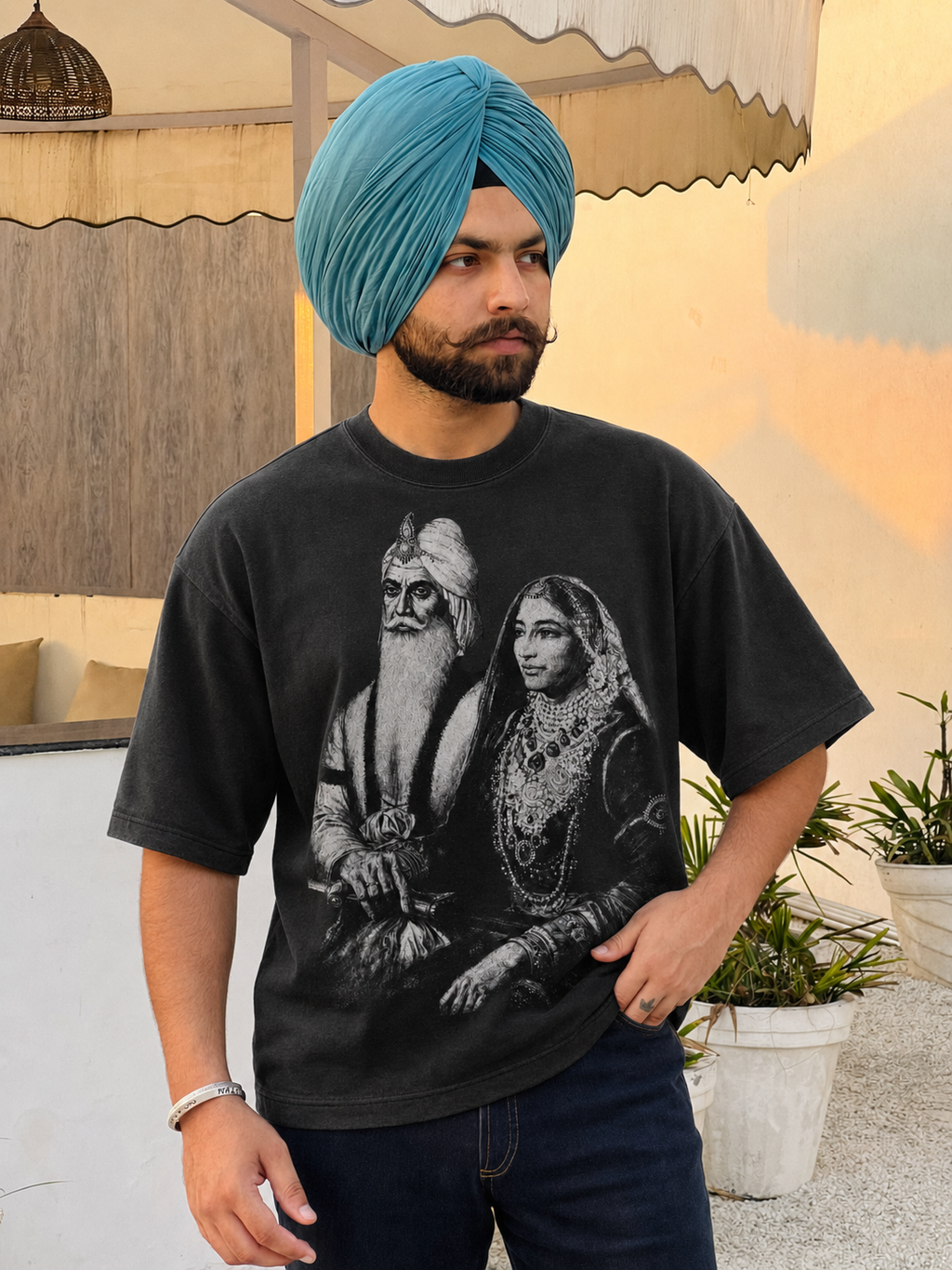 RAAJ BLACK OVERSIZED T-SHIRT